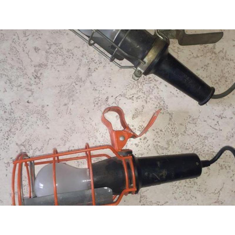 2 lampes baladeuses